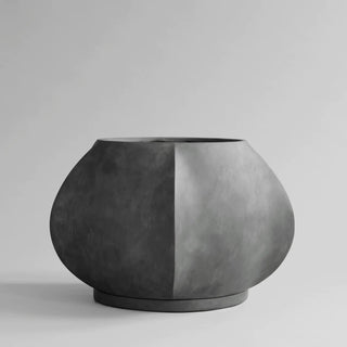 Arket Plant Pot | Big | Blumentopf | 43 cm | Dark Grey | Faserbeton | 101 Copenhagen  - GEOSTUDIO