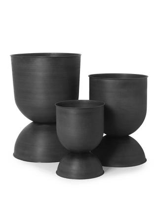 Hourglass Pot | Vase | Extra Small | Metall | Outdoor | Schwarz - GEOSTUDIO