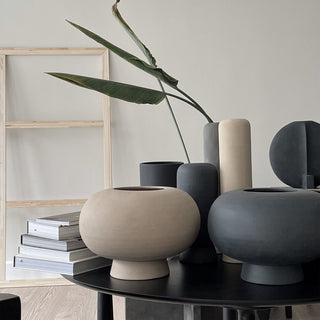 Kabin Vase | Fat | 35 cm | Keramik | Sand | 101 Copenhagen - GEOSTUDIO