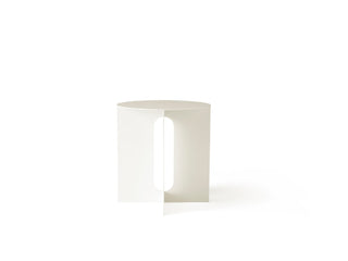 Androgyne Side Table | Beistelltisch | Ø40 cm | Stahl | Elfenbein | Audo - GEOSTUDIO