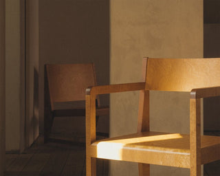 Armrest Chair 01 | Stuhl | 81cm | Warm Brown | Birke | Frama - GEOSTUDIO