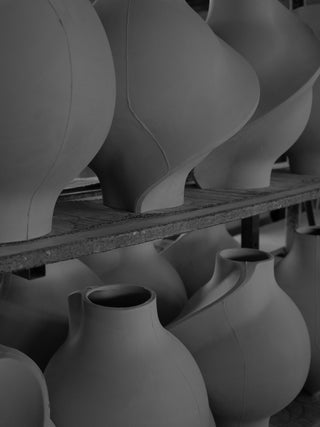 Ceramic Pirout Vase 02 | 42 cm | Keramik | Raw White | Sanded Grey | Sanded Ocker | Louise Roe - GEOSTUDIO