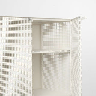 Grid Cabinet | Schrank | 131 cm | Gitter | Beige | Schwarz | Kristina Dam - GEOSTUDIO