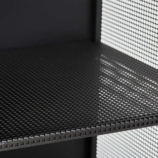 Grid Cabinet | Schrank | 131 cm | Gitter | Stahl | Schwarz | Kristina Dam - GEOSTUDIO