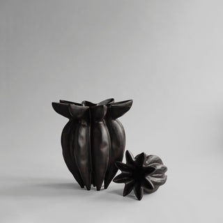 Lotus Vase | Mini | 35cm | Coffee | Faserbeton | 101 Copenhagen - GEOSTUDIO